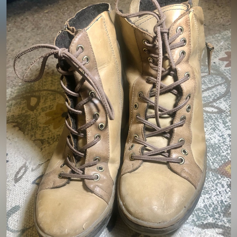 OTBT Gower Moss Women’s Wedge Leather Lace Up Boots size 8